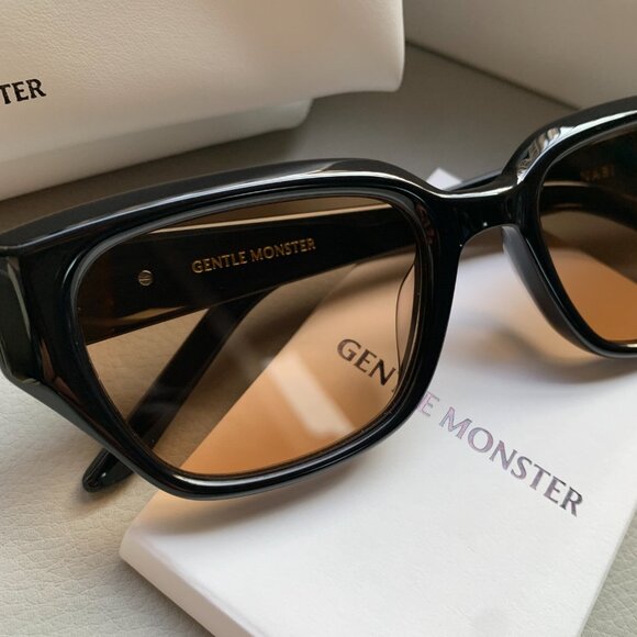 Gentle Monster Nabi Sunglasses Black Brown Lens - Picture 3 of 5